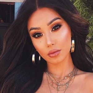 Meet your Posher, Desiree